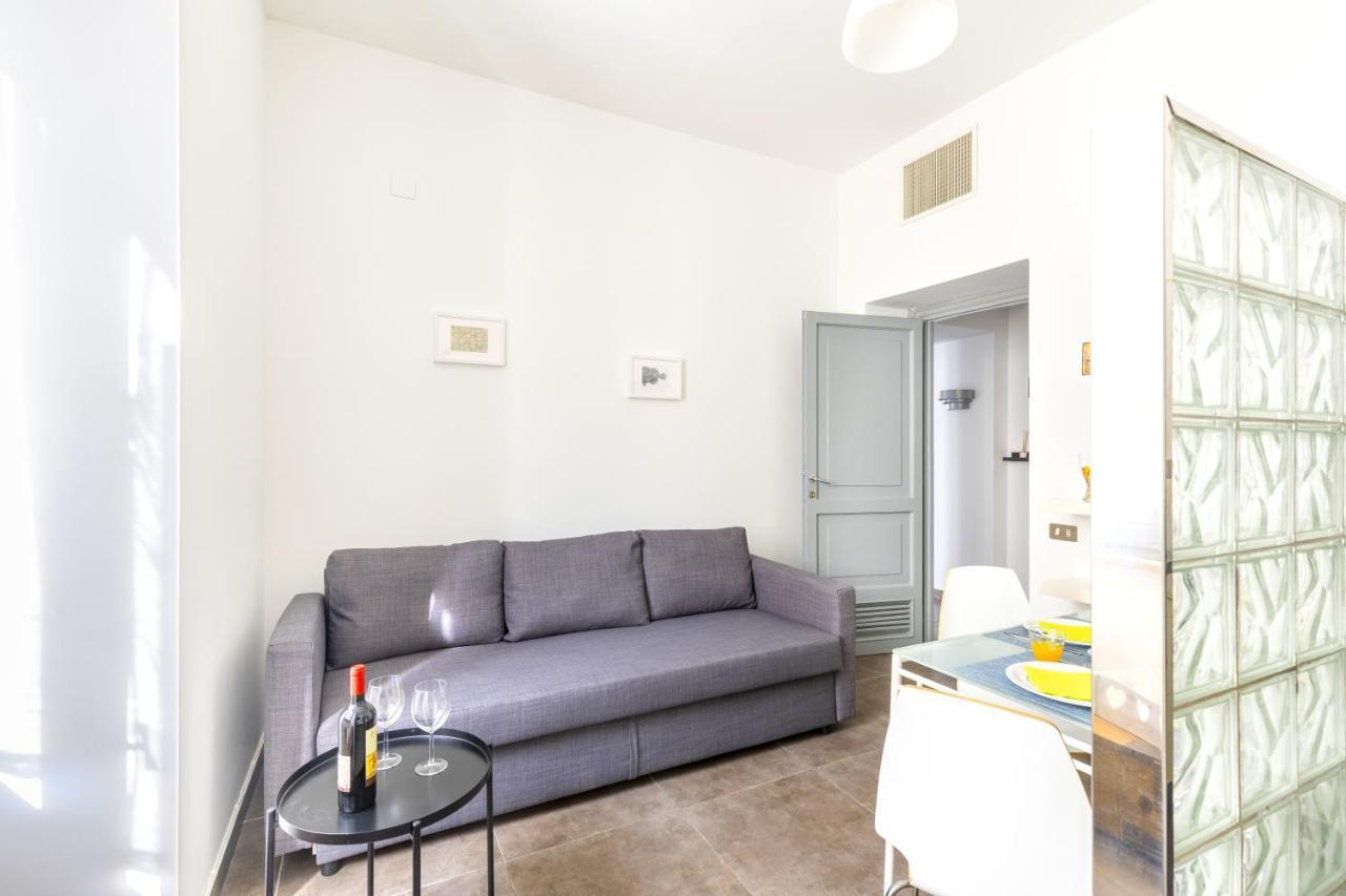 Hostly - Nicole Apartment Volturno- Full Rome Center Exterior photo