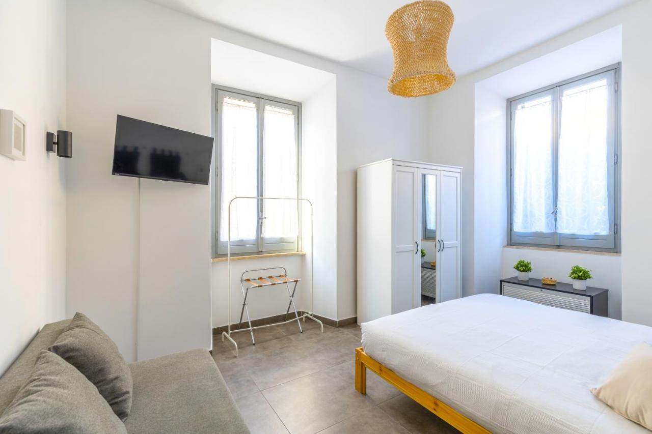 Hostly - Nicole Apartment Volturno- Full Rome Center Exterior photo